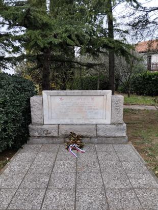 Izola - Spomenik padlim borcem NOB