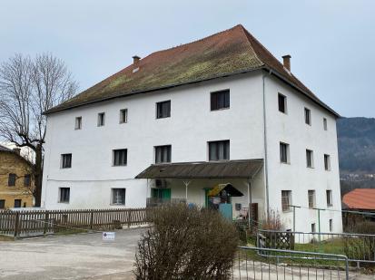 Črneče - Dvorec