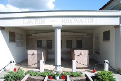 Vipava - Grobnica Hrovatin-Laurin
