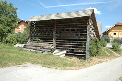 Draga pri Šentrupertu - Kraševčev kozolec