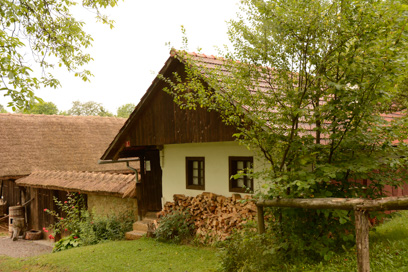 Žuniči - Domačija Šokčev dvor