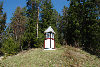 Podpeca - Znamenje pri cerkvi sv. Helene