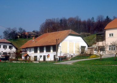 Gradiška - Arzenškovo gospodarsko poslopje