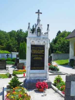 Radovljica - Nagrobnik rodbine Bulovec