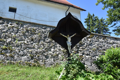 Sele - Razpelo na pokopališču ob cerkvi sv. Roka