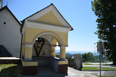 Zgornji Razbor - Kapelica pri cerkvi sv. Danijela
