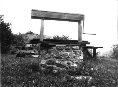 Razborca - Vodnjak na domačiji Razborca 7