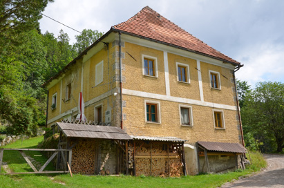 Zgornji Razbor - Domačija Plešivčnik