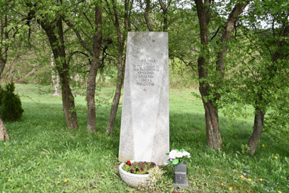 Tomaška vas - Spomenik Lenčki Mrzelovi