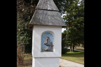 Radlje ob Dravi - Znamenje pri dvorcu