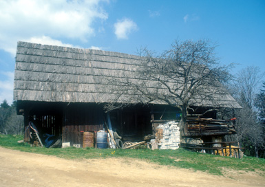 Sveti Trije Kralji nad Radljami - Juntarjeva kašča