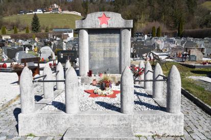 Radlje ob Dravi - Partizansko grobišče na pokopališču