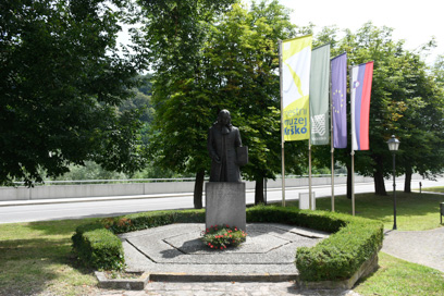 Krško - Spomenik Janezu Vajkardu Valvasorju