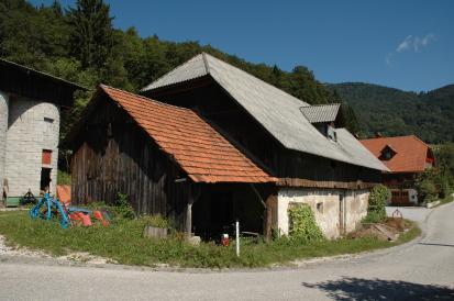 Čeče - Hlev na domačiji Čeče 26