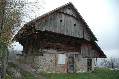 Klek pri Trbovljah - Hlev na domačiji Klek 25