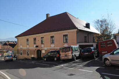Novo mesto - Hiša Prešernov trg 1, 2