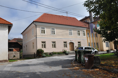 Žužemberk - Hiša Grajski trg 32