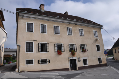 Žužemberk - Hiša Grajski trg 34