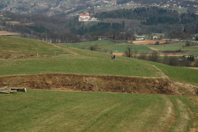 Dolenja vas pri Otočcu - Rimskodobno grobišče