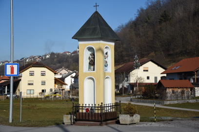 Dvor pri Žužemberku - Slopno znamenje