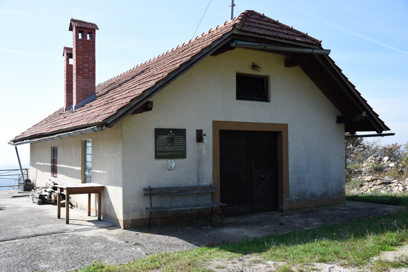 Gorenje Kamenje - Spominska plošča aktivistom OF