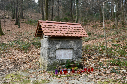 Hrastje pri Šentjerneju - Spomenik NOB