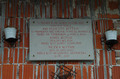 Veliki Ban - Spominska plošča Kotarjevi družini