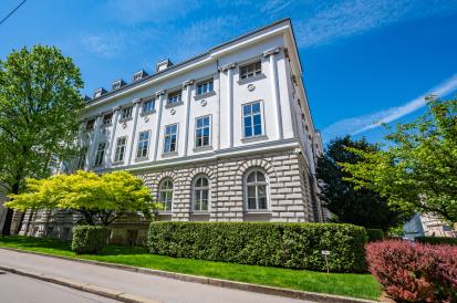 Ljubljana - Palača Tomšičeva 5