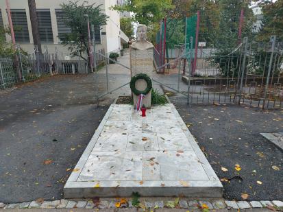 Ljubljana - Spomenik Majdi Vrhovnik