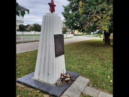 Rače - Spomenik NOB ob gramozni jami