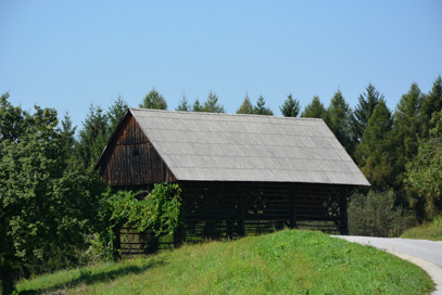 Kostrivnica - Kozolec na domačiji Kostrivnica 12
