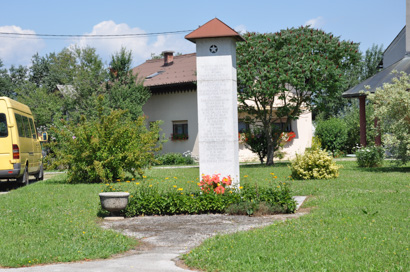 Dragatuš - Spomenik NOB