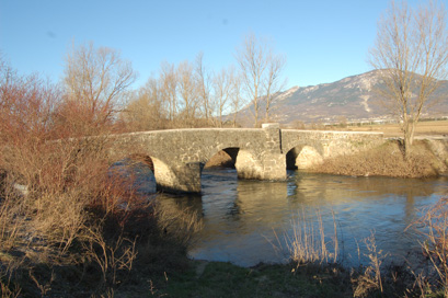 Dolenje pri Ajdovščini - Kamniti most čez reko Vipavo