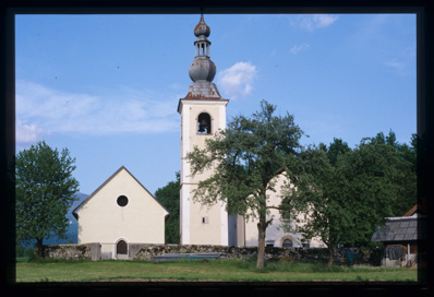 Srednja vas pri Šenčurju - Območje cerkva