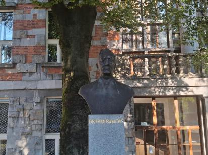 Ljubljana - Spomenik Franu Ramovšu