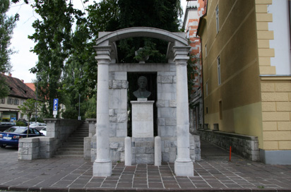 Ljubljana - Spomenik Simonu Gregorčiču