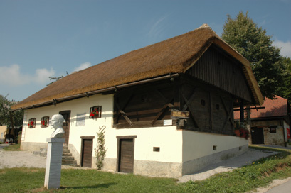 Muljava - Jurčičeva rojstna hiša