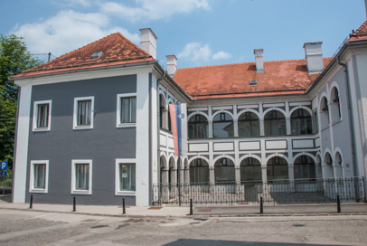 Črnomelj - Komenda