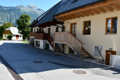 Čezsoča - Obcestni niz Čezsoča 36-42