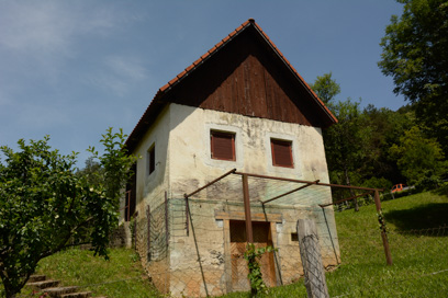 Prelesje - Zidanica na domačiji Prelesje 8