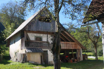 Ravne v Bohinju - Kašča na domačiji Ravne v Bohinju 18