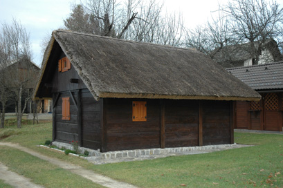 Cerov Log - Hiša Cerov Log 121