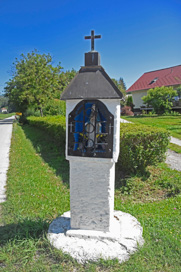 Dečno selo - Kamnito znamenje