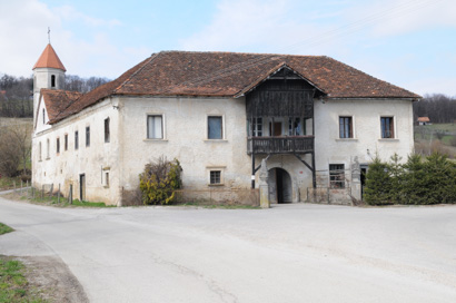 Cerina - Dvorec