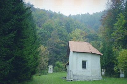 Dedni Dol - Ambient cerkve Žalostne Matere božje