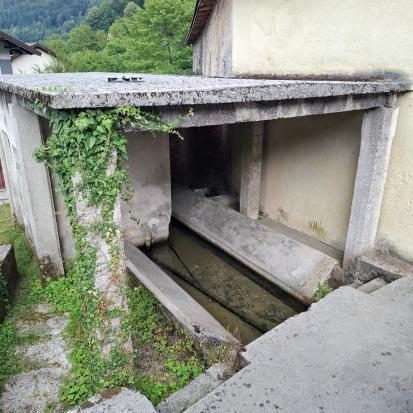 Volče pri Tolminu - Vaško perišče