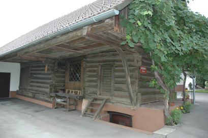 Šmarje-Sap - Gospodarsko poslopje pri hiši Ljubljanska 76