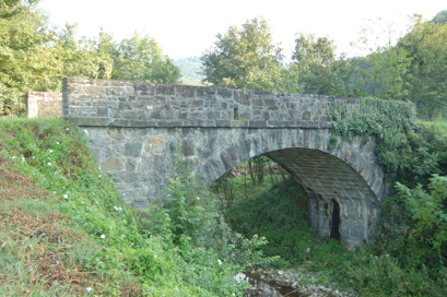 Pristavo - Enoločni kamniti most čez Kožbanjšček
