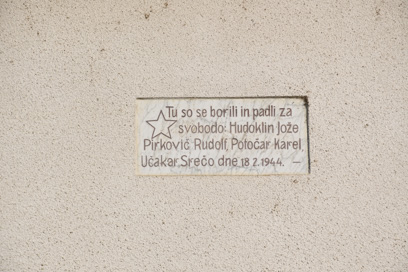 Gorenje Vrhpolje - Spominska plošča padlim članom VOS