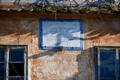 Gorenje Vrhpolje - Spominska plošča volitvam v NOO